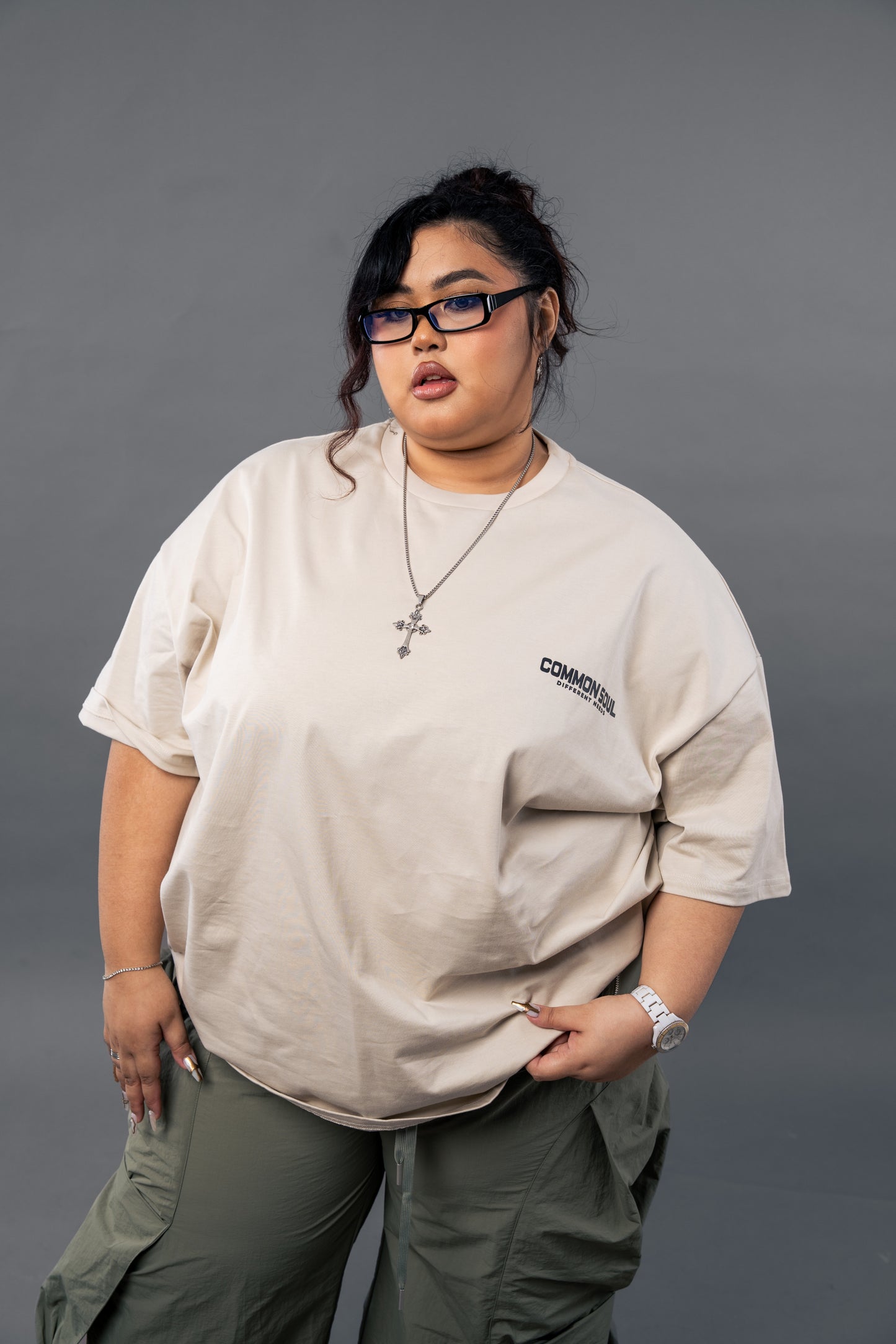 Drop Shoulder Oversized T-shirt Neutral Front Logo