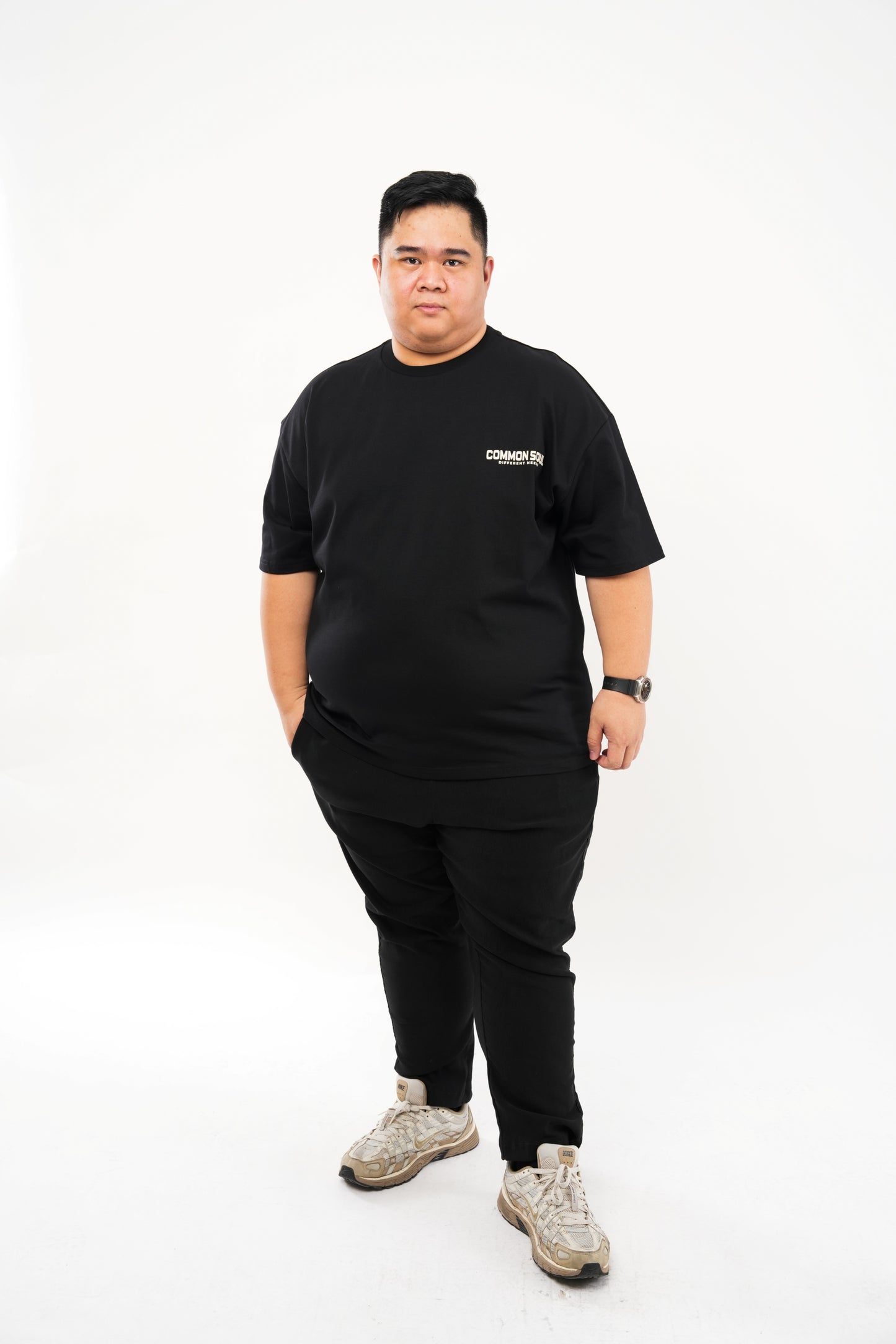 Drop Shoulder Oversized T-shirt Noir Black Front Logo